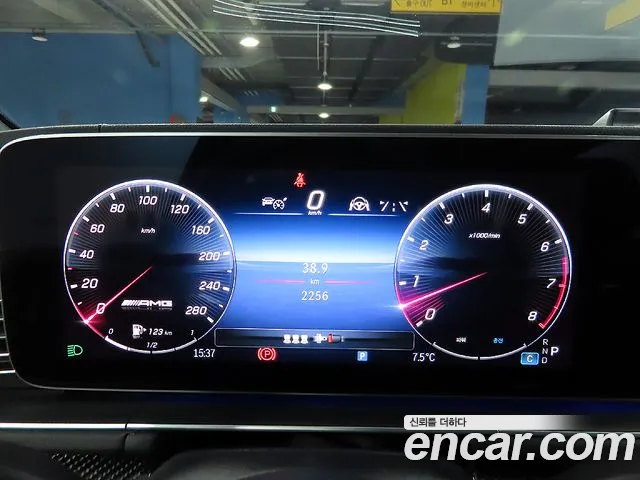 Mercedes-Benz GLE-Class — Фото автомобиля 8