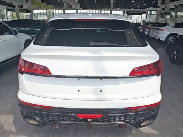 Audi Q5L Sportback — Фото автомобиля 5