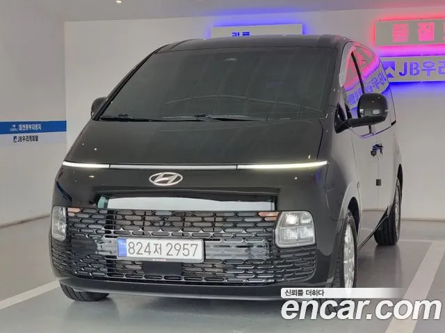 Фотография автомобиля — Hyundai Staria