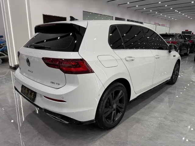 Volkswagen Golf — Фото автомобиля 6
