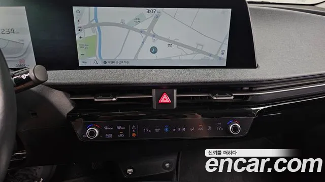 Kia EV6 Standard — Фото автомобиля 14