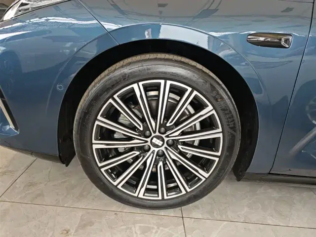 Geely Galaxy Xingyao 8 — Фото автомобиля 21