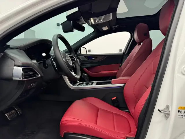 Jaguar XEL — Фото автомобиля 4