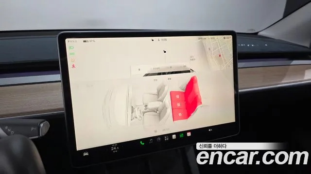 Tesla Model Y — Фото автомобиля 17