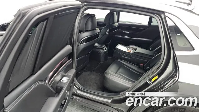 Genesis G90 Бензин 3.5 турбо AWD — Фото автомобиля 13
