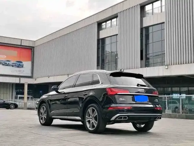 Audi Q5L — Фото автомобиля 8