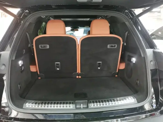 Li Auto L8 — Фото автомобиля 18