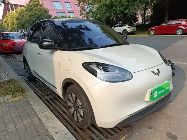 Wuling Bingo — Фото автомобиля 3