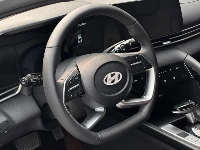 Hyundai Elantra — Фото автомобиля 7