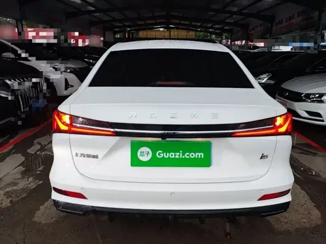 Roewe i5 — Фото автомобиля 5