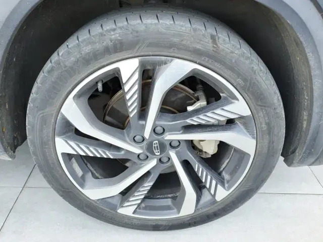 Geely Xingyue L — Фото автомобиля 6