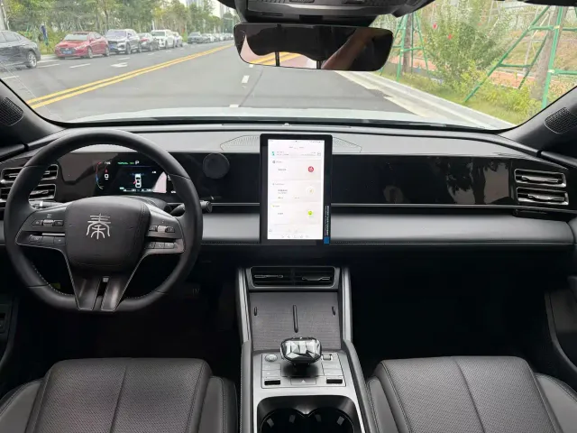 BYD Qin L — Фото автомобиля 7