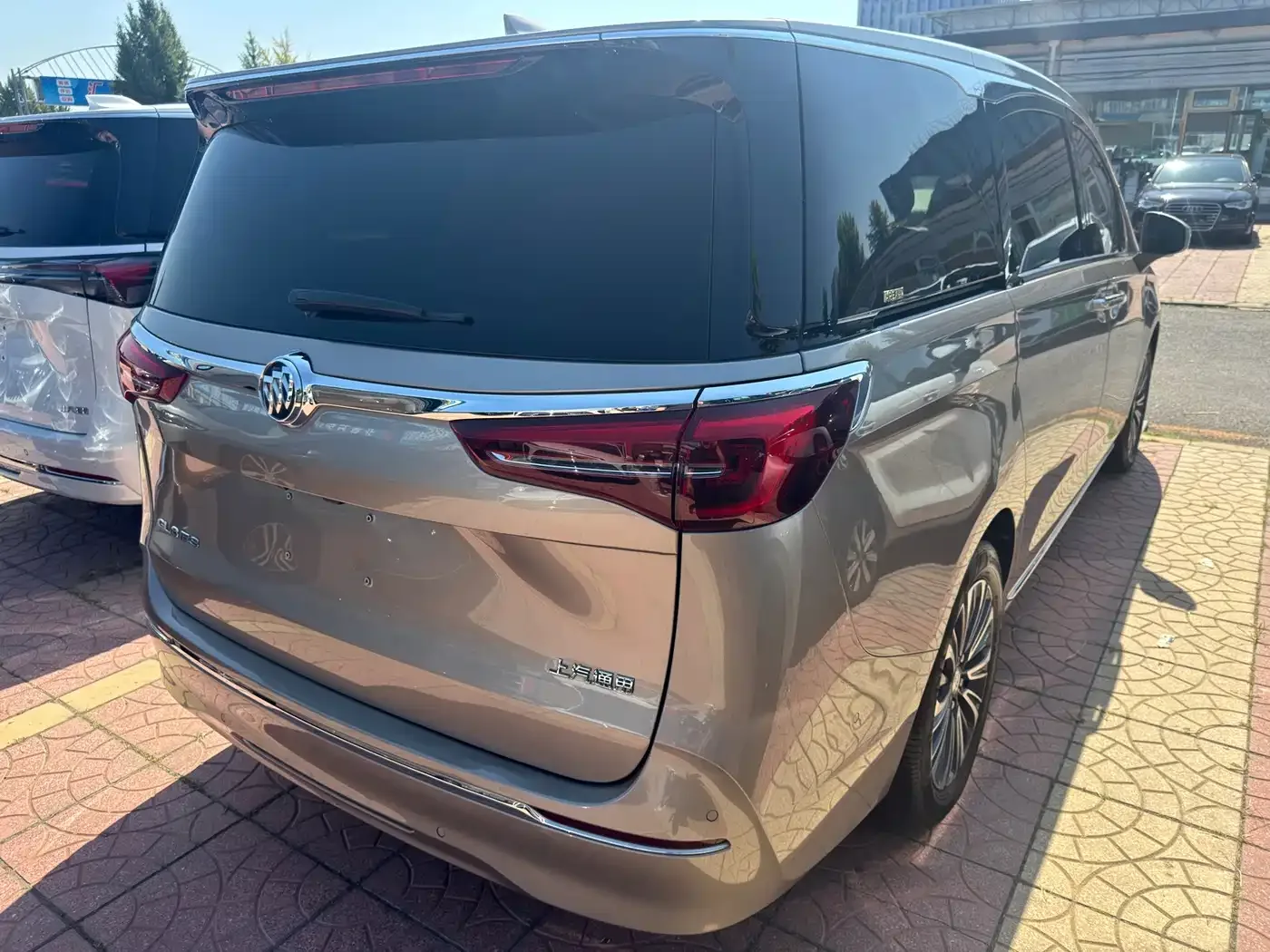 Buick Buick GL8 2023 ES Landmaster Luxury — Фото автомобиля 10
