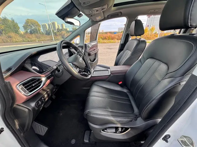 GAC Trumpchi M6 — Фото автомобиля 12