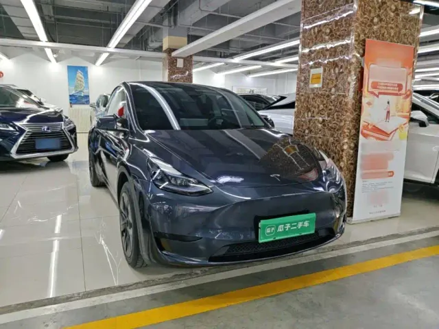 Tesla Model Y — Фото автомобиля 3
