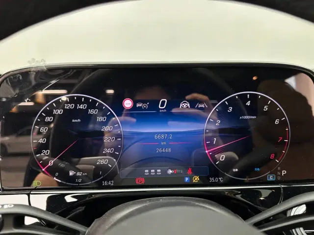 Mercedes-Benz E-Class — Фото автомобиля 14