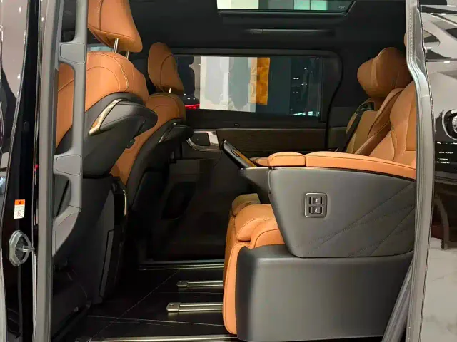 Toyota Vellfire — Фото автомобиля 8