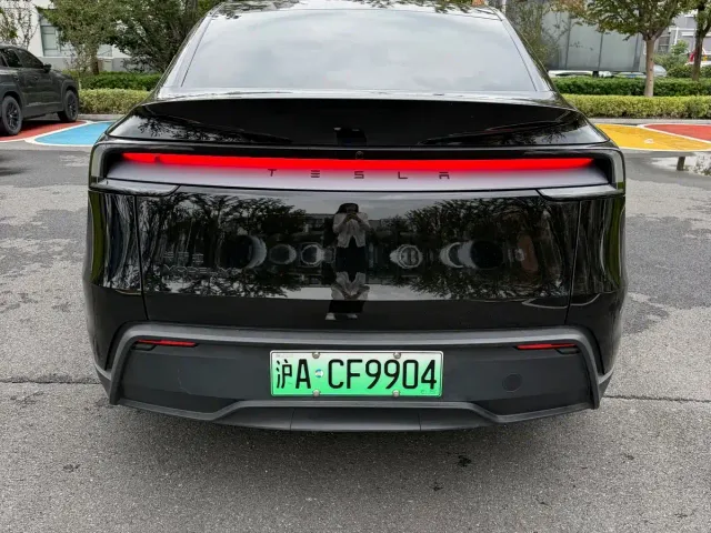 Tesla Model Y — Фото автомобиля 5