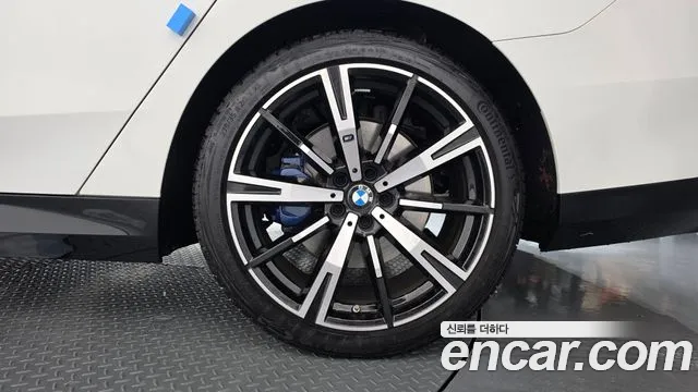 BMW 5 Series — Фото автомобиля 6