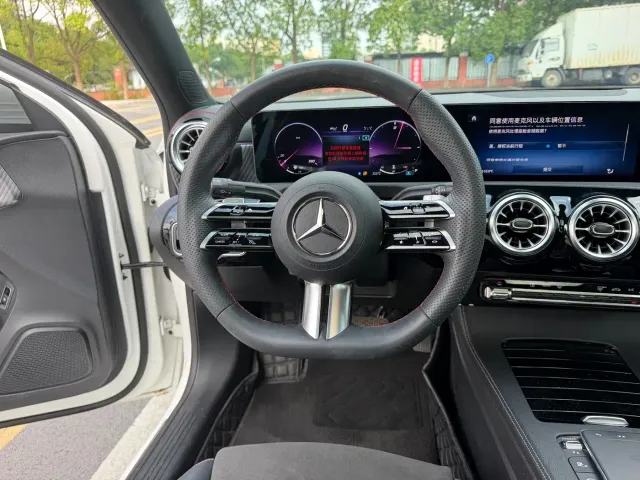 Mercedes-Benz A-Class — Фото автомобиля 15