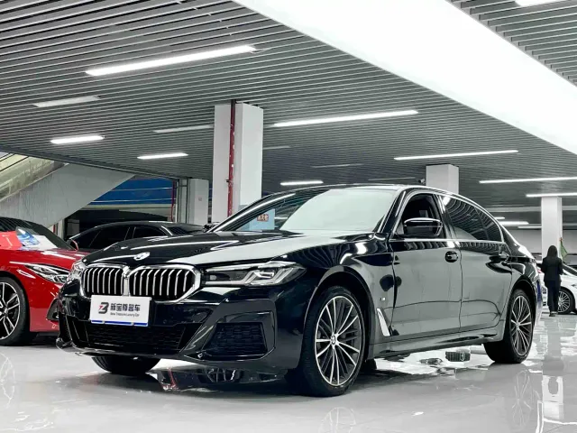 Фотография автомобиля — BMW 5 Series