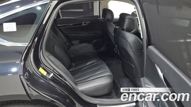 Genesis G80 Бензин 3.5 турбо AWD — Фото автомобиля 11