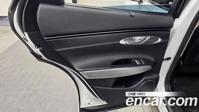Genesis GV70 Electrified — Фото автомобиля 14