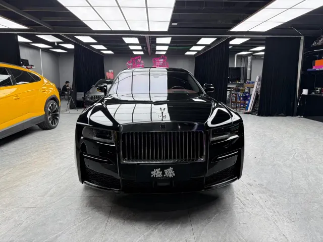 Rolls-Royce Ghost — Фото автомобиля 2