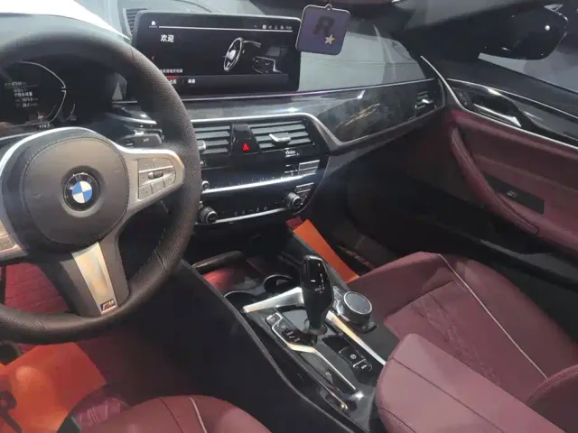 BMW 5 Series — Фото автомобиля 13
