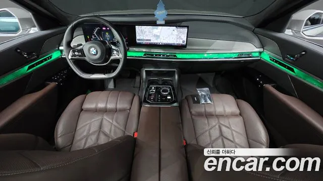 BMW 7 Series G70 — Фото автомобиля 10
