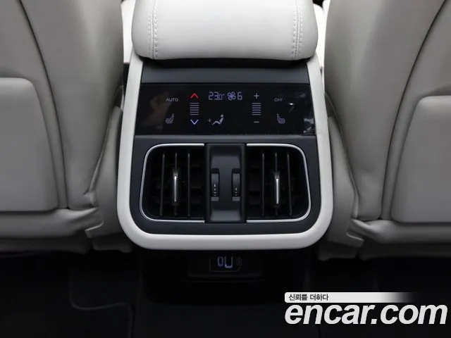 Maserati Grecale — Фото автомобиля 18