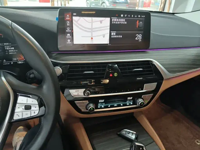 BMW 6 Series Gran Turismo — Фото автомобиля 12