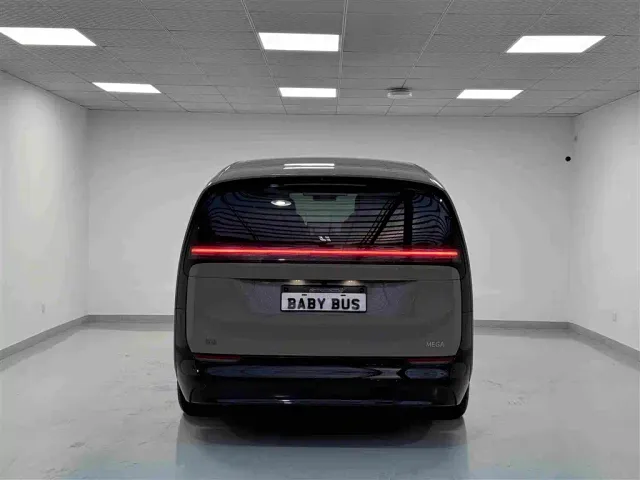 Li Auto MEGA — Фото автомобиля 19