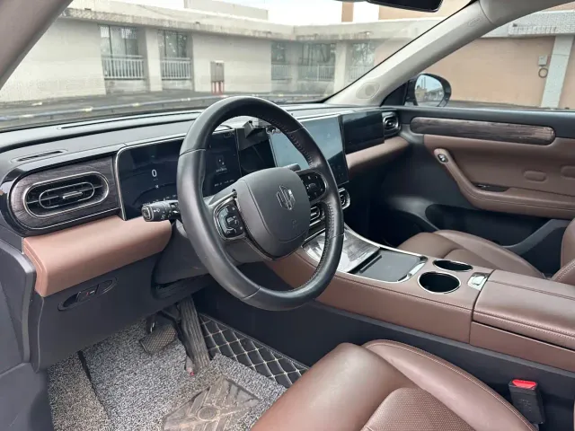 Leapmotor C11 — Фото автомобиля 10