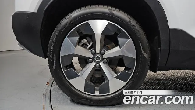Volvo XC40 — Фото автомобиля 21