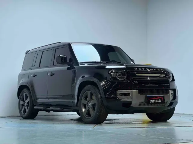 Land Rover Defender — Фото автомобиля 4