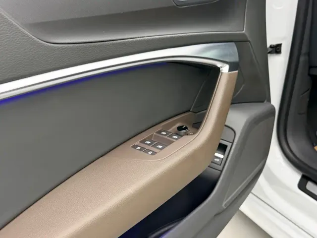 Audi A7L — Фото автомобиля 10