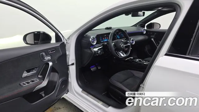 Mercedes-Benz A-Class — Фото автомобиля 10