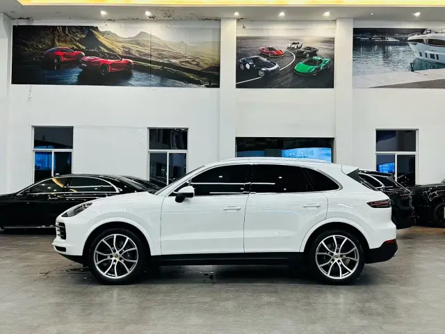 Porsche Cayenne — Фото автомобиля 3