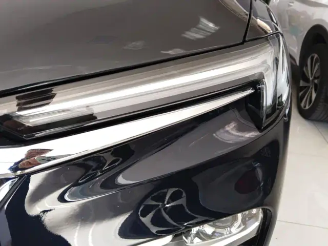 Buick Enclave — Фото автомобиля 5