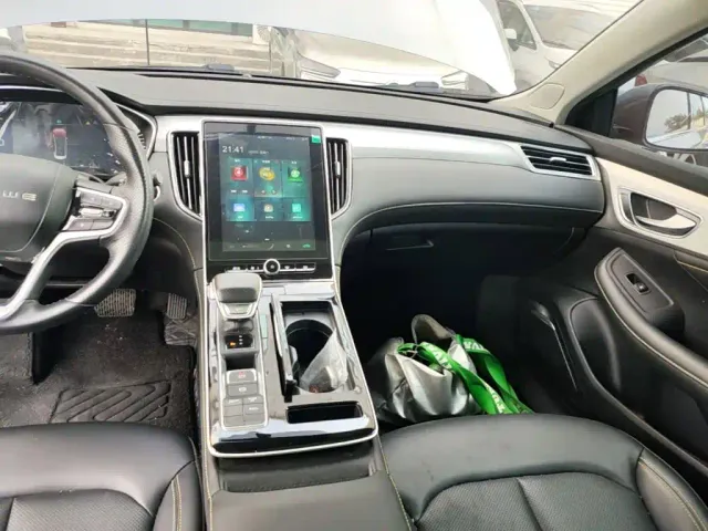Roewe i6 MAX EV — Фото автомобиля 12