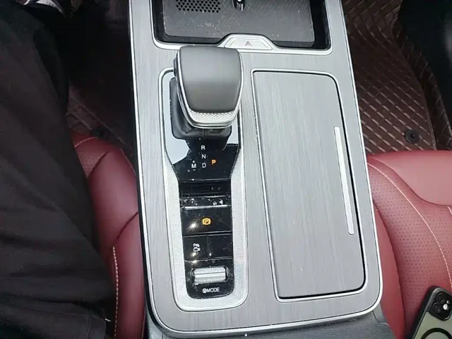 Hongqi HS5 — Фото автомобиля 13