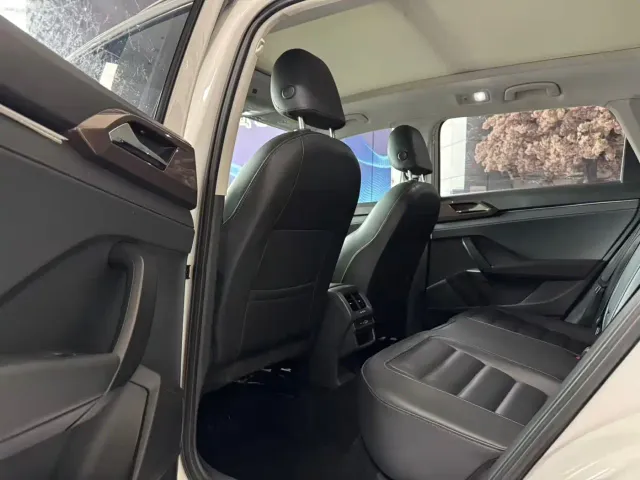 Volkswagen Tharu — Фото автомобиля 12