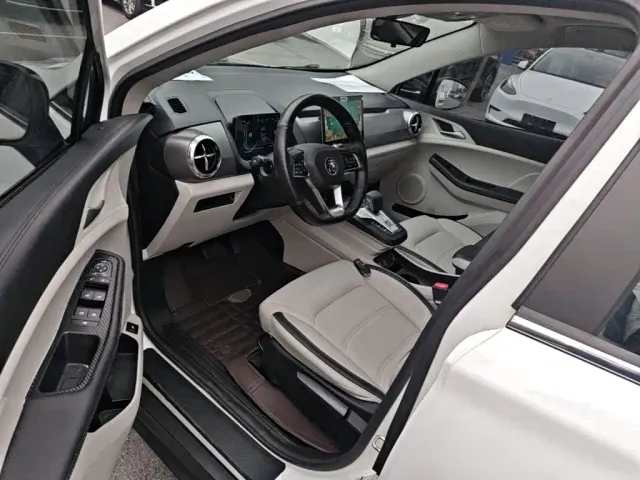 BYD Yuan Pro — Фото автомобиля 14