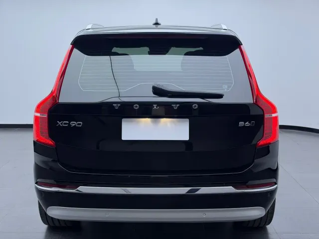 Volvo XC90 — Фото автомобиля 9