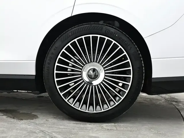 Voyah Auto VOYAH Zhuiguang L 2025 Model Chase Light L — Фото автомобиля 8