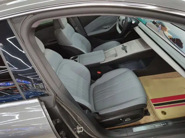 Geely Galaxy E8 — Фото автомобиля 24