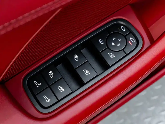 Porsche Panamera — Фото автомобиля 25