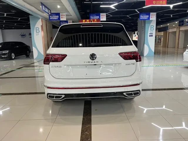 Volkswagen Tiguan L — Фото автомобиля 9