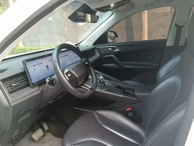 Roewe RX5 — Фото автомобиля 4